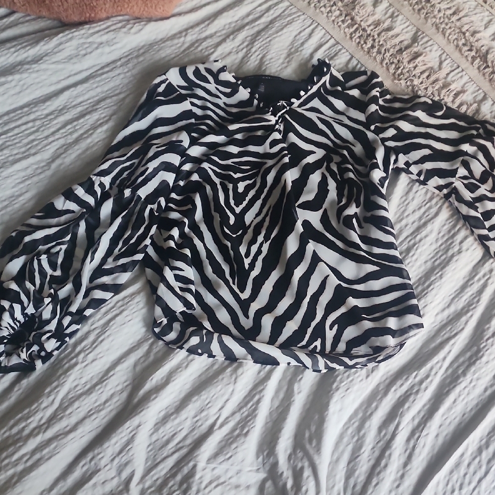 White house black market Black and White Zebra Print Long Sleeve Blouse